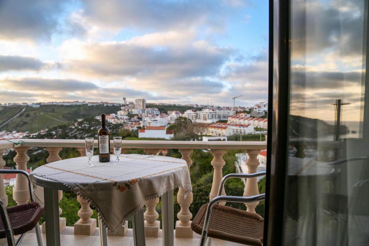 Quartos Da Tia Laura Nazaré Exteriör bild